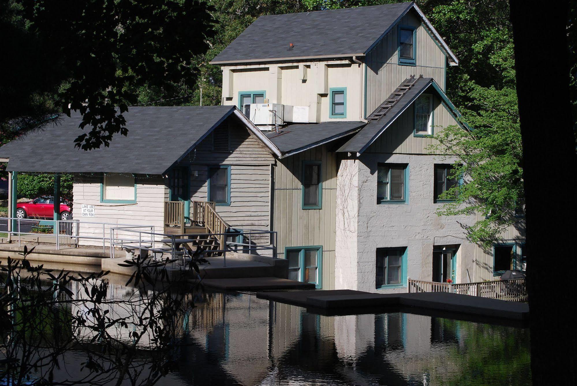 Mill House Lodge Flat Rock Exterior foto